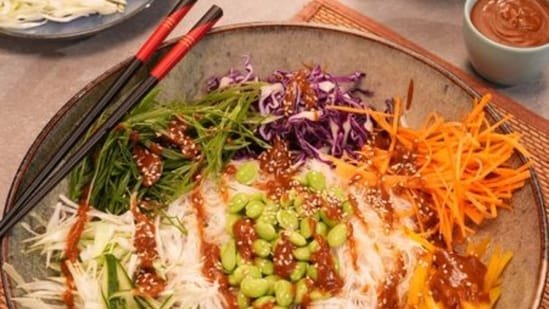 Chef Sanjeev Kapoor shares rich and creamy Thai peanut noodles recipe: See step-by-step preparation Chef Sanjeev Kapoor shares rich and creamy Thai peanut noodles recipe: See step-by-step preparation