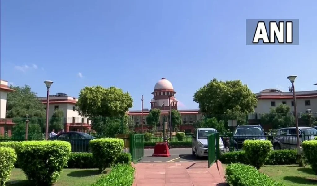 Class 9 नहीं Class 6 से शुरू हो तीसरी भाषा, Supreme Court ने Student Stress पर केंद्र को दी सलाह