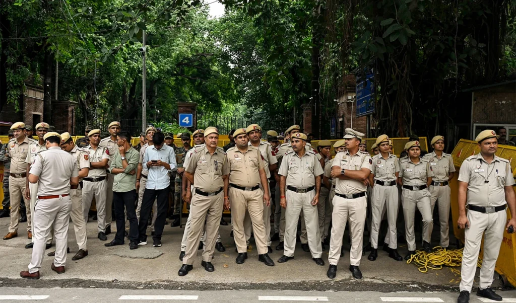 Connaught Place में आज शाम 6:30 बजे से सन्नाटा, CJP Protests के चलते NDTA का सुरक्षा पर बड़ा फैसला Connaught Place में आज शाम 6:30 बजे से सन्नाटा, CJP Protests के चलते NDTA का सुरक्षा पर बड़ा फैसला