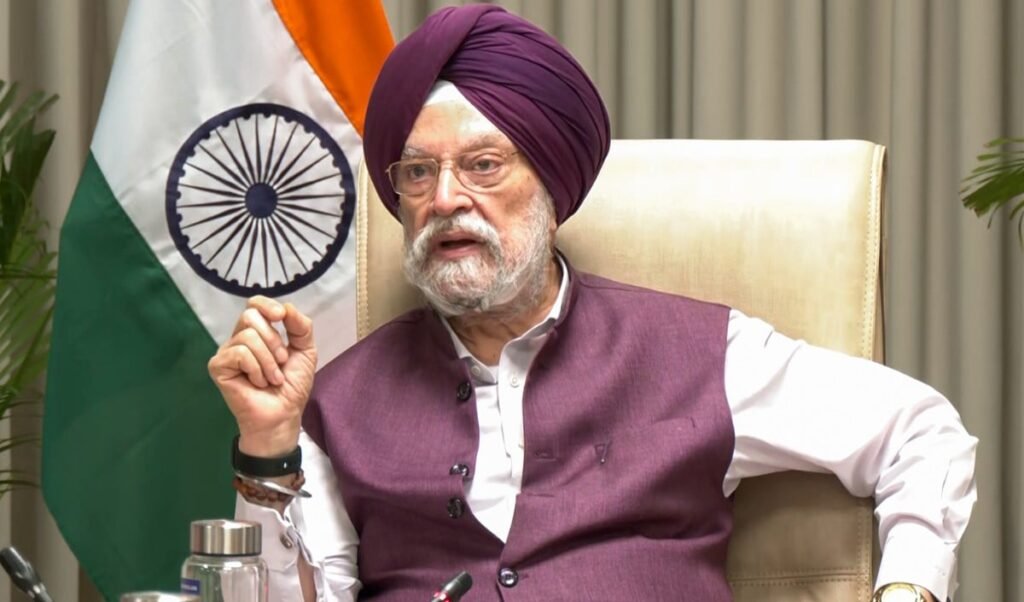 Crude Oil सस्ता, फिर भी Petrol क्यों महंगा? मंत्री Hardeep Puri ने समझाया कीमतों का पूरा खेल Crude Oil सस्ता, फिर भी Petrol क्यों महंगा? मंत्री Hardeep Puri ने समझाया कीमतों का पूरा खेल