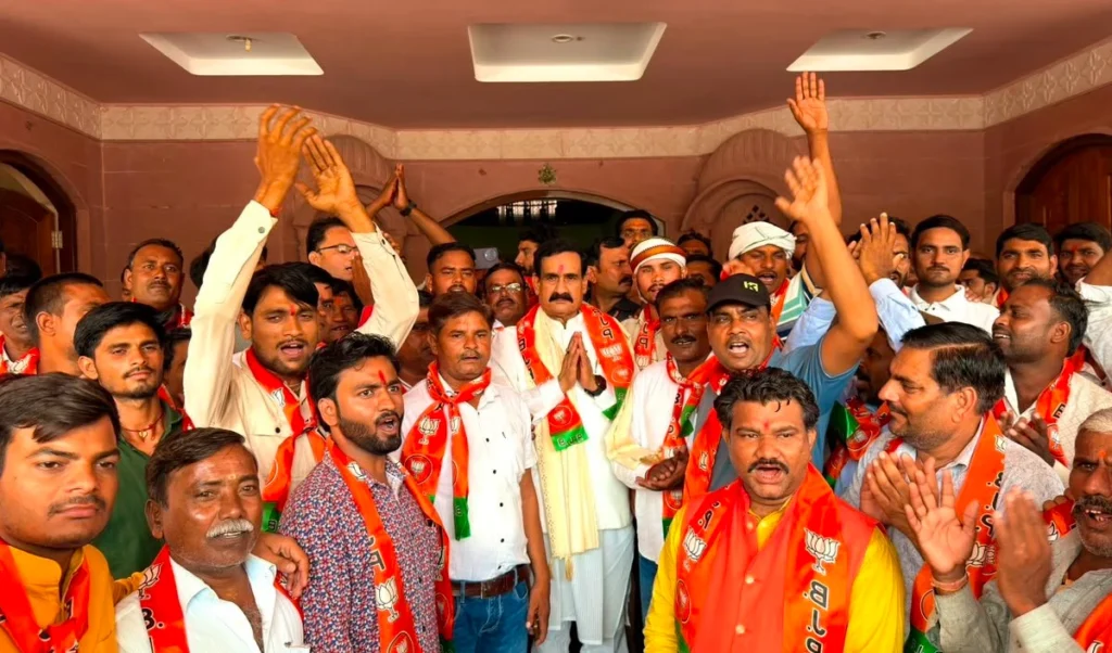 Datia में BJP का चौंकाने वाला दांव! Datia में Narottam Mishra का कटा टिकट, Ashutosh Tiwari को मौका Datia में BJP का चौंकाने वाला दांव! Datia में Narottam Mishra का कटा टिकट, Ashutosh Tiwari को मौका