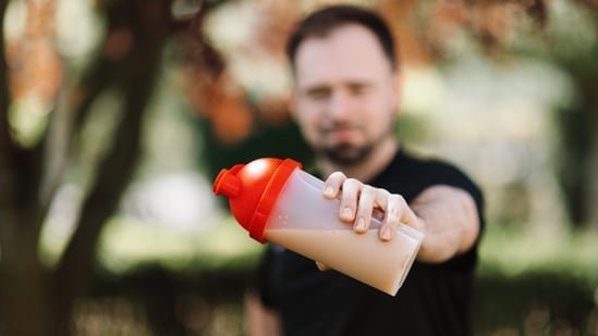 Does whey protein isolate cause gas? 10 whey protein powders for women who are trying to minimise their bloating Does whey protein isolate cause gas? 10 whey protein powders for women who are trying to minimise their bloating
