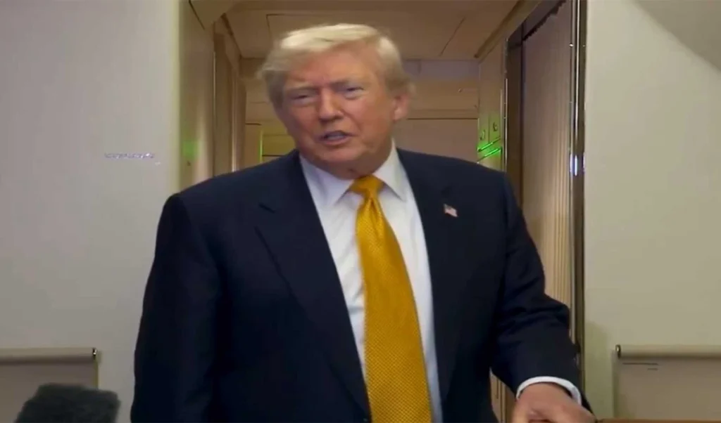 Donald Trump का बड़ा दावा, बोले- हमलों के बाद अब Deal के लिए बुरी तरह बेताब है ईरान Donald Trump का बड़ा दावा, बोले- हमलों के बाद अब Deal के लिए बुरी तरह बेताब है ईरान