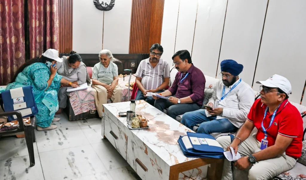 ECI का बड़ा फैसला: Delhi, Punjab समेत 4 राज्यों में वोटर लिस्ट की समय-सीमा बढ़ी ECI का बड़ा फैसला: Delhi, Punjab समेत 4 राज्यों में वोटर लिस्ट की समय-सीमा बढ़ी