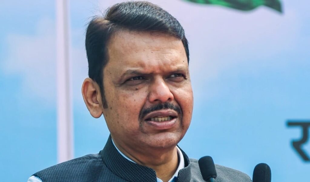 Fadnavis को रोकने के लिए Shinde को आगे कर रही BJP? आदित्य ठाकरे ने किया नया दावा Fadnavis को रोकने के लिए Shinde को आगे कर रही BJP? आदित्य ठाकरे ने किया नया दावा