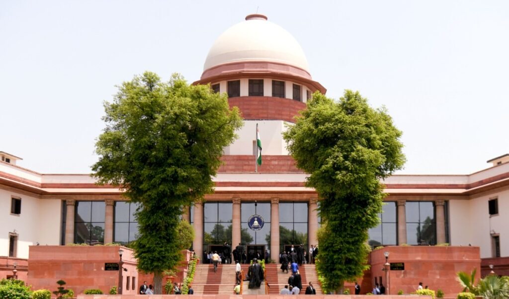 Fake Legal Precedents | आर्टिफिशियल इंटेलिजेंस की बड़ी चूक! सुप्रीम कोर्ट ने पकड़े 6 मनगढ़ंत फैसले, NCLT और NCLAT के आदेश निरस्त Fake Legal Precedents | आर्टिफिशियल इंटेलिजेंस की बड़ी चूक! सुप्रीम कोर्ट ने पकड़े 6 मनगढ़ंत फैसले, NCLT और NCLAT के आदेश निरस्त