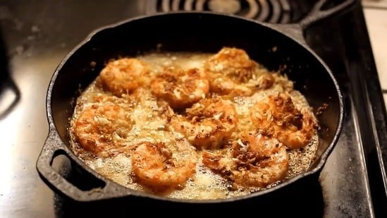 Forget chicken and eggs, try chef Sanjeev Kapoor’s high-protein butter garlic prawns recipe for a delicious dinner fix Forget chicken and eggs, try chef Sanjeev Kapoor’s high-protein butter garlic prawns recipe for a delicious dinner fix