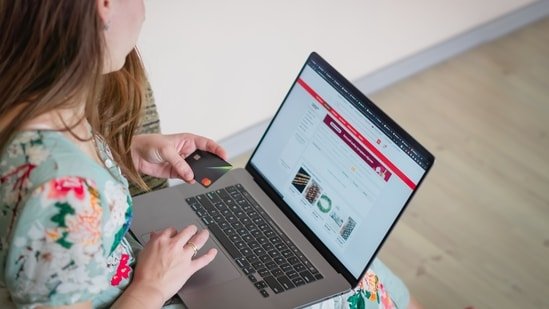 From fit to fabric, here’s everything you need to check before buying clothes online From fit to fabric, here’s everything you need to check before buying clothes online