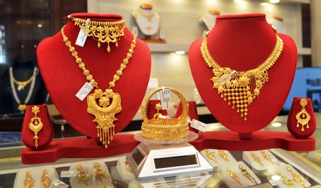 Gold Price Today | अमेरिका-ईरान विवाद के बीच सोना-चांदी सुस्त, MCX पर दर्ज हुई मामूली गिरावट, जानें अपने शहर के रेट्स Gold Price Today | अमेरिका-ईरान विवाद के बीच सोना-चांदी सुस्त, MCX पर दर्ज हुई मामूली गिरावट, जानें अपने शहर के रेट्स