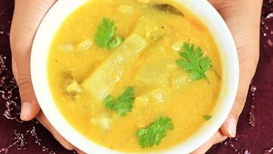 High-Protein Bottle Gourd Lentil Stew With Fresh Coriander: Low Calorie Weight Loss Soup For A Healthy Diet Meal High-Protein Bottle Gourd Lentil Stew With Fresh Coriander: Low Calorie Weight Loss Soup For A Healthy Diet Meal