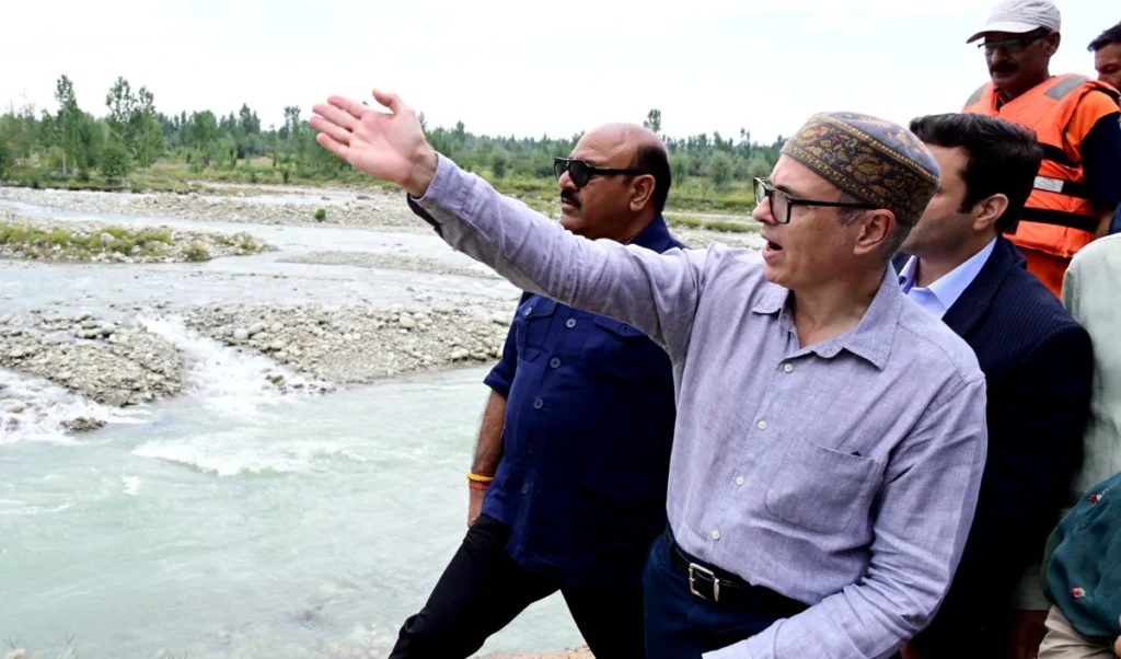 Jammu-Kashmir में Flood का रौद्र रूप, CM Abdullah की पैनी नजर, Rajouri में जारी Rescue Operation