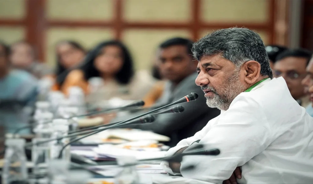 Karnataka Cabinet का विस्तार: Siddaramaiah-Shivakumar में खींचतान, Delhi में High Command साधेगा संतुलन Karnataka Cabinet का विस्तार: Siddaramaiah-Shivakumar में खींचतान, Delhi में High Command साधेगा संतुलन