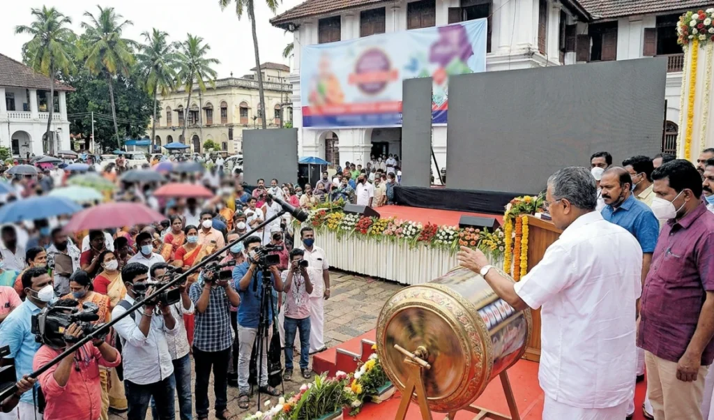Kerala Onam Bumper: अब ₹30 करोड़ का जैकपॉट, लॉटरी इतिहास का सबसे बड़ा इनाम! Kerala Onam Bumper: अब ₹30 करोड़ का जैकपॉट, लॉटरी इतिहास का सबसे बड़ा इनाम!