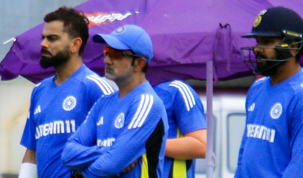 Kohli-Gambhir विवाद सिर्फ अफवाह! Batting Coach Sitanshu Kotak ने तोड़ी चुप्पी Kohli-Gambhir विवाद सिर्फ अफवाह! Batting Coach Sitanshu Kotak ने तोड़ी चुप्पी