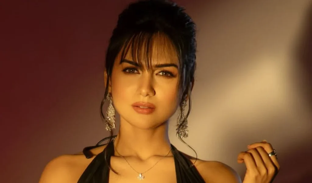 Lock Upp 2 में Akansha Chamola और Pamela Serene की नजदीकियों पर भड़के लोग, Viral Video ने मचाया कोहराम Lock Upp 2 में Akansha Chamola और Pamela Serene की नजदीकियों पर भड़के लोग, Viral Video ने मचाया कोहराम