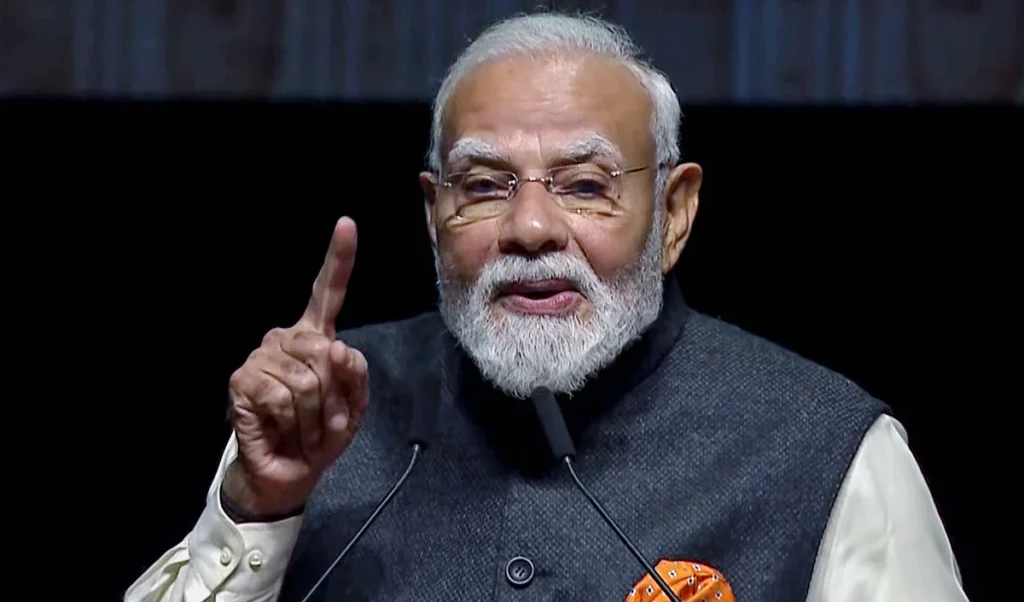 Mann Ki Baat में PM Modi ने कारगिल के वीरों को किया नमन, Defence Sector की बड़ी उपलब्धियां गिनाईं Mann Ki Baat में PM Modi ने कारगिल के वीरों को किया नमन, Defence Sector की बड़ी उपलब्धियां गिनाईं