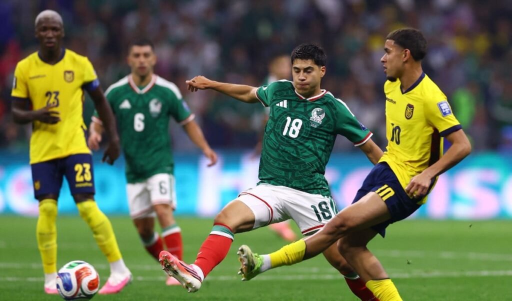 Mexico का 40 साल का इंतजार खत्म, Quiñones और Jiménez के गोल से Ecuador को 2-0 से रौंदा Mexico का 40 साल का इंतजार खत्म, Quiñones और Jiménez के गोल से Ecuador को 2-0 से रौंदा