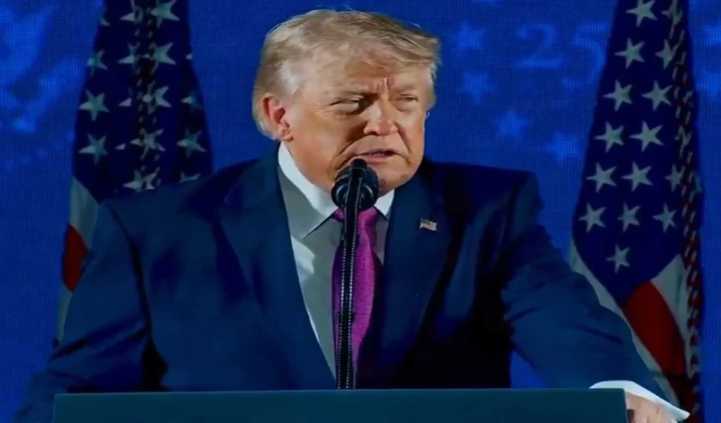 Mount Rushmore से Donald Trump का बड़ा संदेश, बोले- हमारे नायक इतिहास के सबसे महान लोग थे Mount Rushmore से Donald Trump का बड़ा संदेश, बोले- हमारे नायक इतिहास के सबसे महान लोग थे