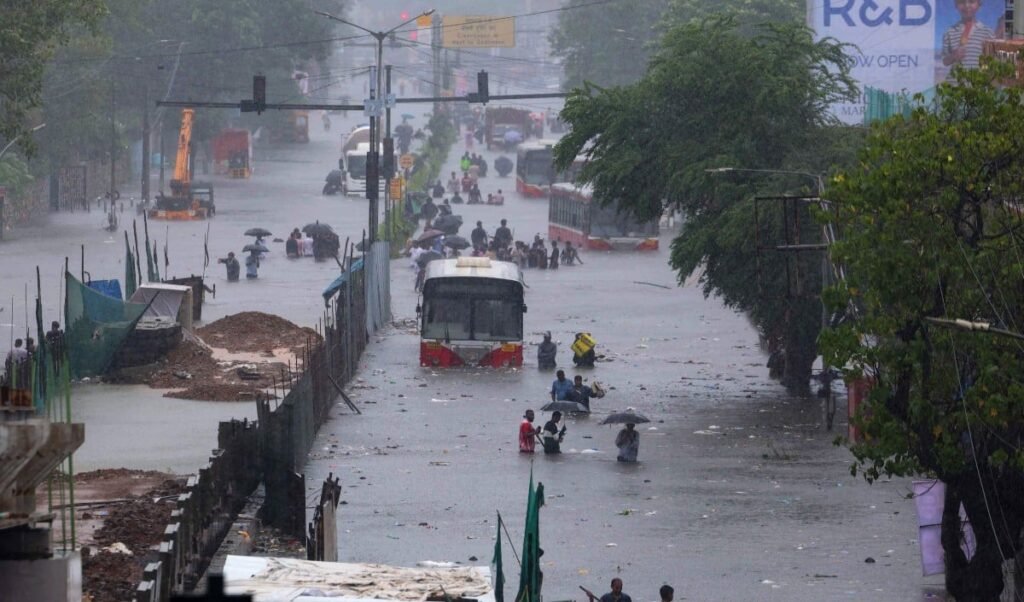 Mumbai Rains IMD Red Alert | मुंबई, ठाणे और पालघर के लिए जारी किया ‘रेड अलर्ट’, माया नगरी की थमने लगी रफ्तार, लोकल और सड़कों का बुरा हाल Mumbai Rains IMD Red Alert | मुंबई, ठाणे और पालघर के लिए जारी किया ‘रेड अलर्ट’, माया नगरी की थमने लगी रफ्तार, लोकल और सड़कों का बुरा हाल