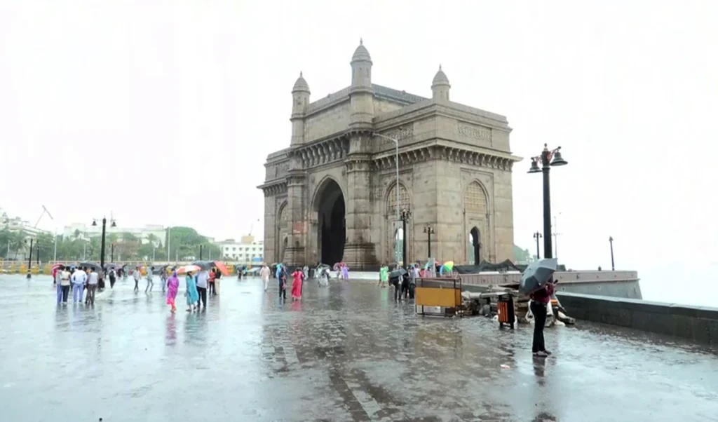 Mumbai weather: मंगलवार तक स्कूल बंद, दफ्तरों को WFH की सलाह, हाई टाइड का अलर्ट जारी, मुंबई की बारिश से जुड़े 10 बड़े अपडेट्स Mumbai weather: मंगलवार तक स्कूल बंद, दफ्तरों को WFH की सलाह, हाई टाइड का अलर्ट जारी, मुंबई की बारिश से जुड़े 10 बड़े अपडेट्स