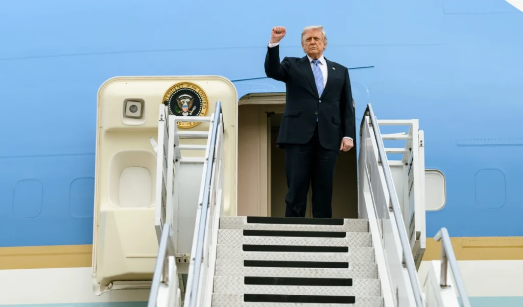 NATO Summit से पहले Donald Trump का बड़ा हमला, मीम में Meloni को कहा- Restraining Order की जरूरत NATO Summit से पहले Donald Trump का बड़ा हमला, मीम में Meloni को कहा- Restraining Order की जरूरत