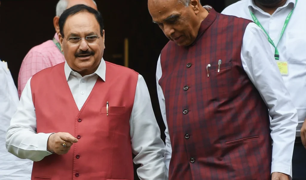 NEET विवाद पर सड़कों से लेकर संसद तक राजनीति तेज़, JP Nadda और जितेंद्र सिंह ने मेदांता अस्पताल में Sonam Wangchuk से की मुलाकात