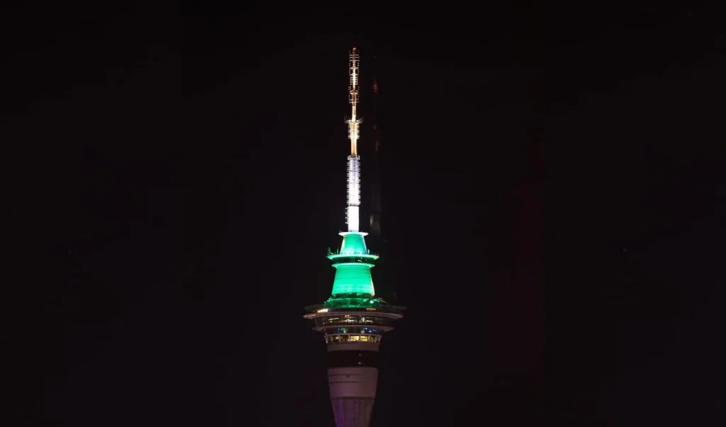 New Zealand में 'Modi का जलवा', तिरंगे से रोशन Sky Tower, 4 दशक बाद ऐतिहासिक स्वागत New Zealand में 'Modi का जलवा', तिरंगे से रोशन Sky Tower, 4 दशक बाद ऐतिहासिक स्वागत