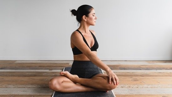 No mat, no studio, no leggings required: Expert shares a practical yoga guide that doesn’t require any equipment No mat, no studio, no leggings required: Expert shares a practical yoga guide that doesn’t require any equipment