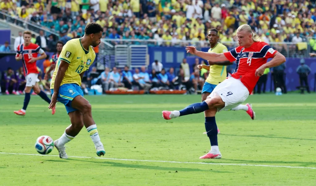 Norway से हार के बाद टूटे Captain Marquinhos, बोले- 'Brazil के लोगों से माफी मांगते हैं' Norway से हार के बाद टूटे Captain Marquinhos, बोले- 'Brazil के लोगों से माफी मांगते हैं'