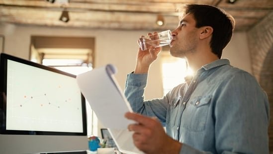 Not drinking enough water at work? Neurologist reveals how it affects your brain, shares 7 signs of dehydration Not drinking enough water at work? Neurologist reveals how it affects your brain, shares 7 signs of dehydration