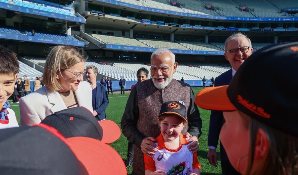 PM Modi Melbourne Visit | ‘MCG में कदम रखना जगाता है जज्बात’, पीएम अल्बानीज़ संग लॉन्च किया ‘स्पोर्ट्स सहयोग रोडमैप’ PM Modi Melbourne Visit | ‘MCG में कदम रखना जगाता है जज्बात’, पीएम अल्बानीज़ संग लॉन्च किया ‘स्पोर्ट्स सहयोग रोडमैप’