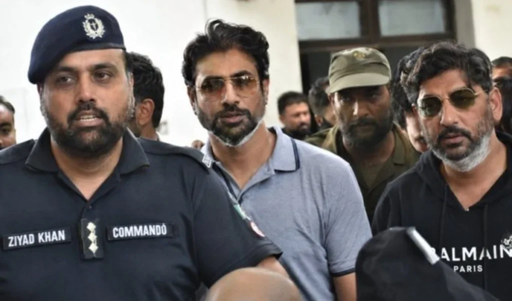 Pakistan में विदेशी महिलाओं से दुष्कर्म, मंत्री Ishaq Dar के पोते पर करोड़ों की Crypto के लिए अपहरण का आरोप