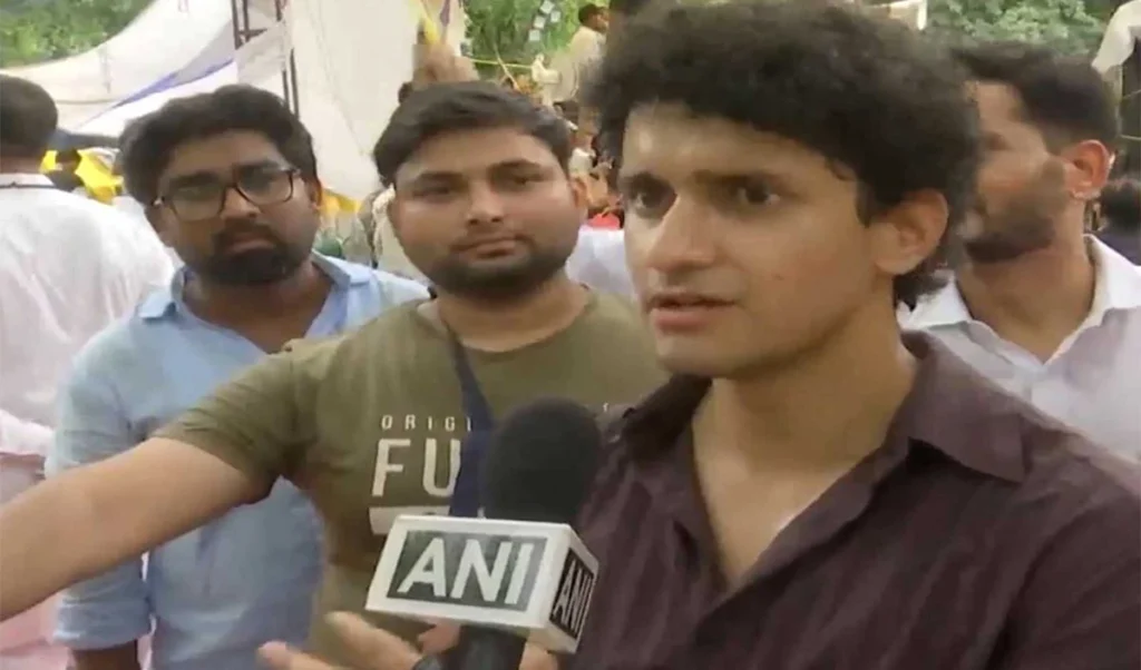 Paper Leak Case: सरकार सीधे हमसे बात करे, Jantar Mantar पर मीटिंग के लिए तैयार CJP नेता Sourav Das Paper Leak Case: सरकार सीधे हमसे बात करे, Jantar Mantar पर मीटिंग के लिए तैयार CJP नेता Sourav Das