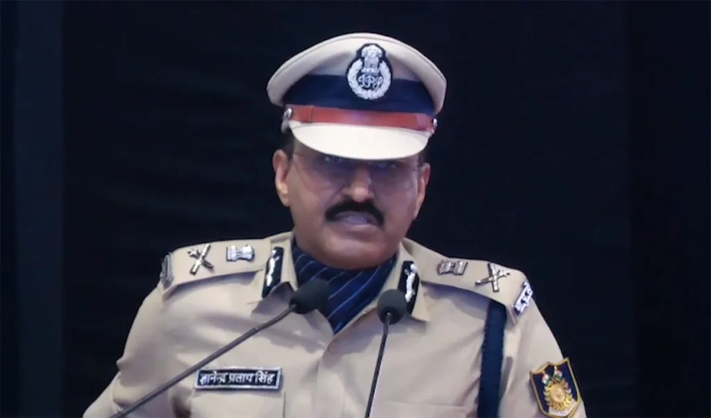 Prabhasakshi NewsRoom: Pellet Gun Controversy के बीच CRPF DG ने बढ़ाया जवानों का मनोबल, बोले- निडर होकर करें ड्यूटी, मैं देख लूँगा Prabhasakshi NewsRoom: Pellet Gun Controversy के बीच CRPF DG ने बढ़ाया जवानों का मनोबल, बोले- निडर होकर करें ड्यूटी, मैं देख लूँगा