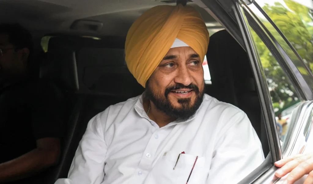Punjab Congress में सुलह की कोशिशें तेज, Baghel कल Channi से मिलेंगे Punjab Congress में सुलह की कोशिशें तेज, Baghel कल Channi से मिलेंगे