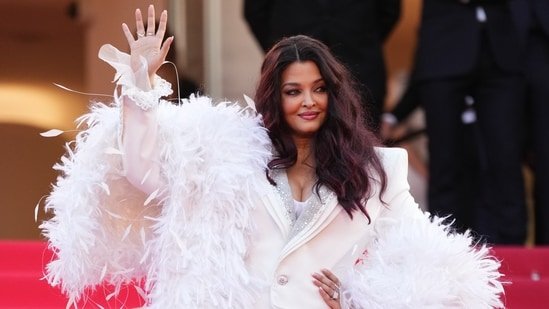 Quote of the day by Aishwarya Rai Bachchan: ‘Worth is innate. Look within. Look at yourself in the mirror and say…’ Quote of the day by Aishwarya Rai Bachchan: ‘Worth is innate. Look within. Look at yourself in the mirror and say…’
