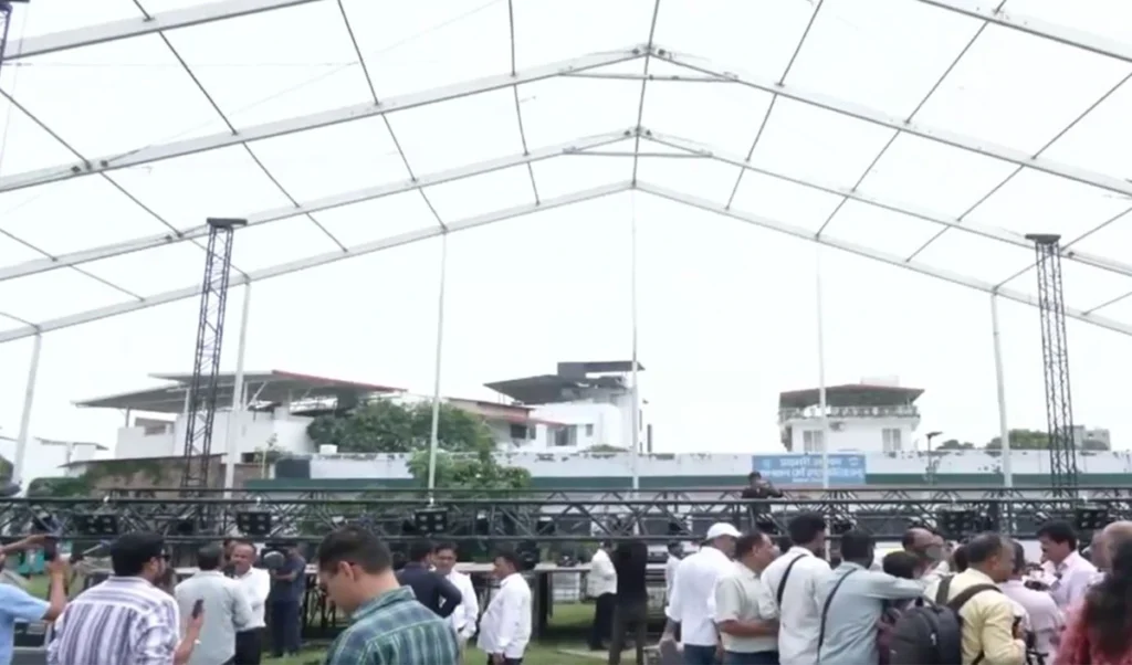 Rahul Gandhi का Dehradun दौरा: ‘छात्रों की गूंज’ के जरिए Paper Leak और शिक्षा प्रणाली पर वार! Rahul Gandhi का Dehradun दौरा: ‘छात्रों की गूंज’ के जरिए Paper Leak और शिक्षा प्रणाली पर वार!