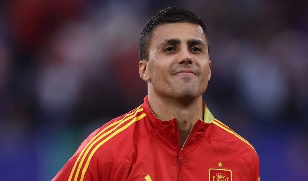 Real Madrid की Rodri Hernandez पर नजर, Manchester City ने 80 Million Euro की मांग के साथ फंसाया पेंच Real Madrid की Rodri Hernandez पर नजर, Manchester City ने 80 Million Euro की मांग के साथ फंसाया पेंच