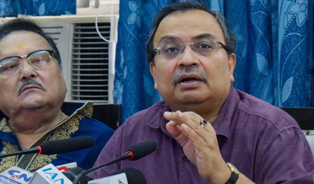 Rebel चीफ व्हिप से भिड़े Kunal Ghosh, Bengal Assembly से हुए सस्पेंड Rebel चीफ व्हिप से भिड़े Kunal Ghosh, Bengal Assembly से हुए सस्पेंड