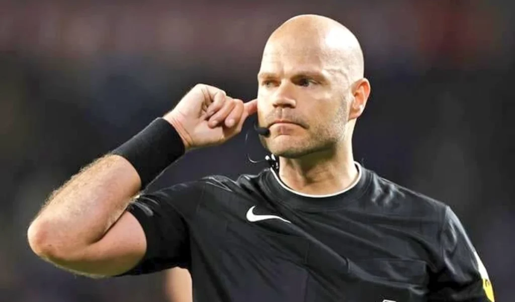 Rob Dieperink Death: फुटबॉल जगत को बड़ा झटका, Jayden Adams के बाद अब स्टार Dutch Referee का अचानक निधन Rob Dieperink Death: फुटबॉल जगत को बड़ा झटका, Jayden Adams के बाद अब स्टार Dutch Referee का अचानक निधन