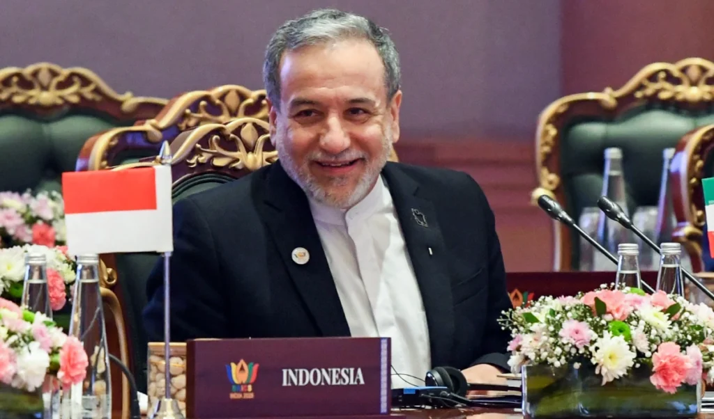 SCO में Iran के FM Araghchi का Washington को दो टूक: US दादागिरी नहीं सहेंगे SCO में Iran के FM Araghchi का Washington को दो टूक: US दादागिरी नहीं सहेंगे