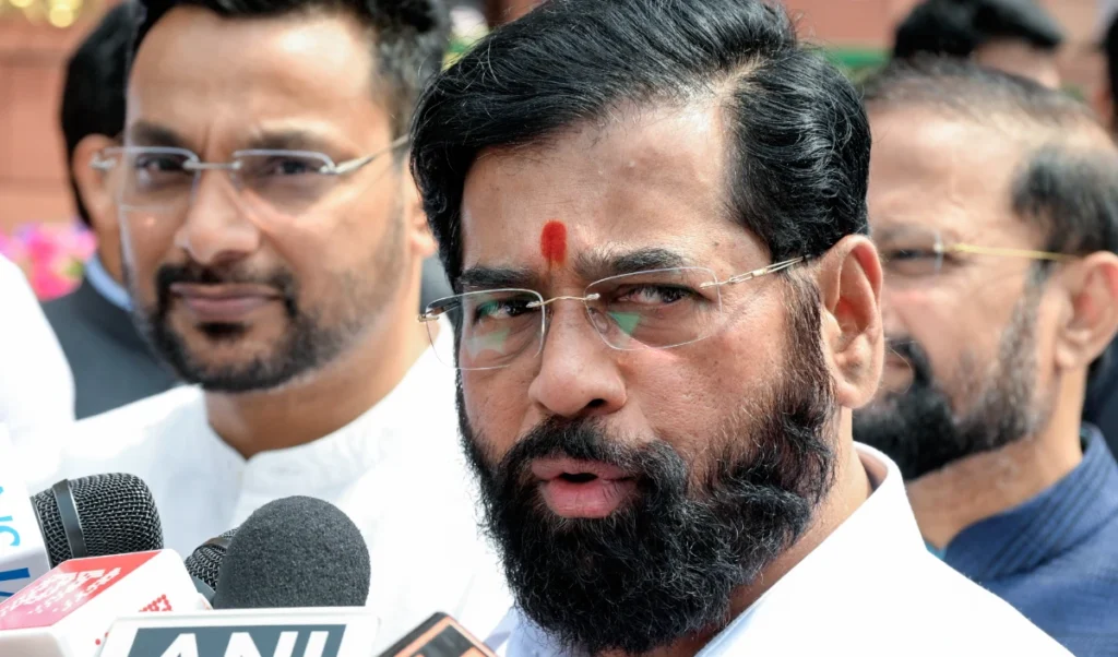 Sanjay Raut के ‘चोरी की संपत्ति’ तंज पर Eknath Shinde का पलटवार, बोले- घटिया टिप्पणियों का जवाब नहीं देता Sanjay Raut के ‘चोरी की संपत्ति’ तंज पर Eknath Shinde का पलटवार, बोले- घटिया टिप्पणियों का जवाब नहीं देता