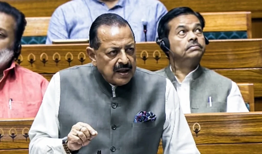 Sansad Diary: लोकसभा में एंटी पेपर लीक बिल पर चर्चा, राज्यसभा में हंगामा जारी