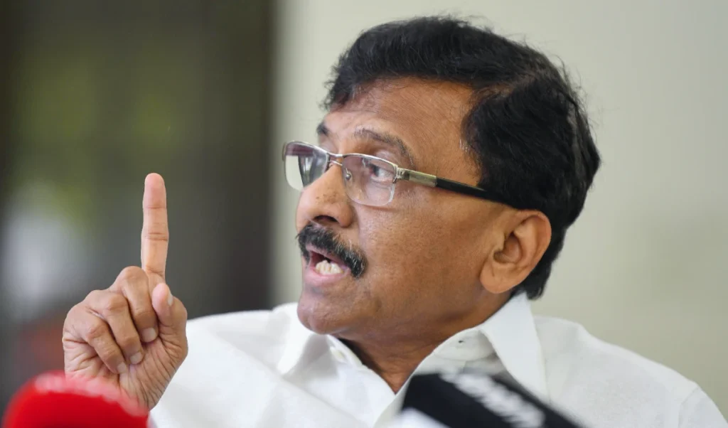 Sharad Pawar-Shinde मुलाकात पर MVA में घमासान, Sanjay Raut बोले – गद्दारों को सम्मान