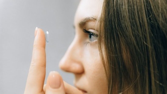 Sleeping with your contact lenses on? Physician Dr Kunal Sood warns why you shouldn’t: ‘Serious corneal infections…’ Sleeping with your contact lenses on? Physician Dr Kunal Sood warns why you shouldn’t: ‘Serious corneal infections…’