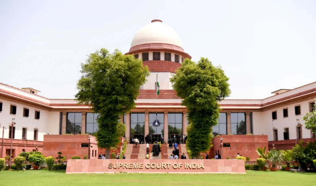 Supreme Court ने ज्ञानवापी, मथुरा और संभल विवादों को भेजा स्पेशल लोक अदालत, बातचीत से समाधान की कोशिश, क्या है इसकी वजह? Supreme Court ने ज्ञानवापी, मथुरा और संभल विवादों को भेजा स्पेशल लोक अदालत, बातचीत से समाधान की कोशिश, क्या है इसकी वजह?