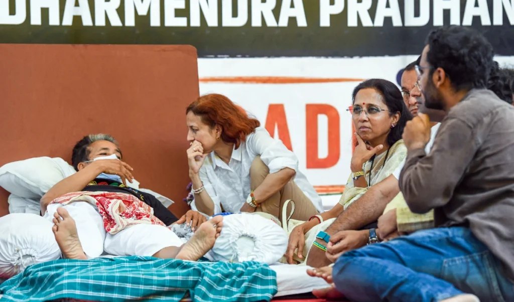 Supriya Sule ने Sonam Wangchuk से मिलकर कहा, NEET छात्रों के लिए संसद में लड़ेंगे लड़ाई