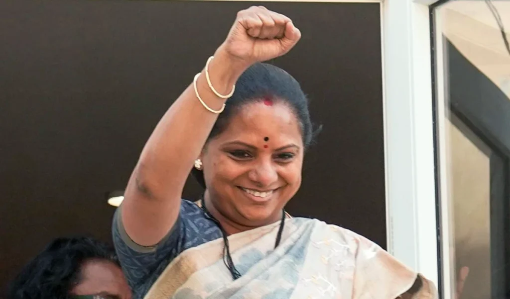 TRS नाम को लेकर फिर फंसा पेच, K Kavitha को ECI का नोटिस TRS नाम को लेकर फिर फंसा पेच, K Kavitha को ECI का नोटिस