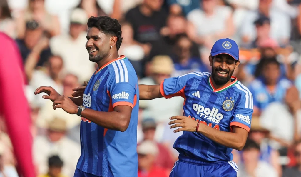 Team India में इंजरी का कहर! Harshit Rana और Varun Chakravarthy बाहर, Prince-Bishnoi को मिला मौका Team India में इंजरी का कहर! Harshit Rana और Varun Chakravarthy बाहर, Prince-Bishnoi को मिला मौका
