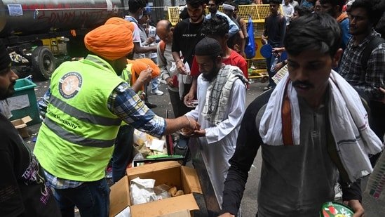 These restaurants in Delhi are offering shelter, water, snacks and more to students protesting at Jantar Mantar These restaurants in Delhi are offering shelter, water, snacks and more to students protesting at Jantar Mantar